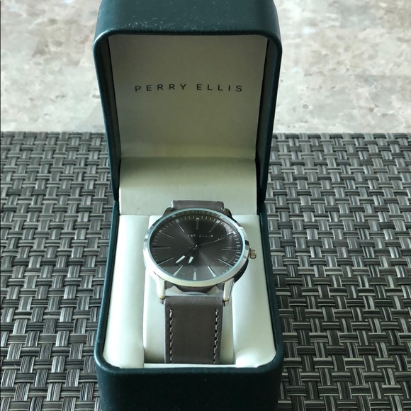 Perry Ellis watch - Picture 1 of 2